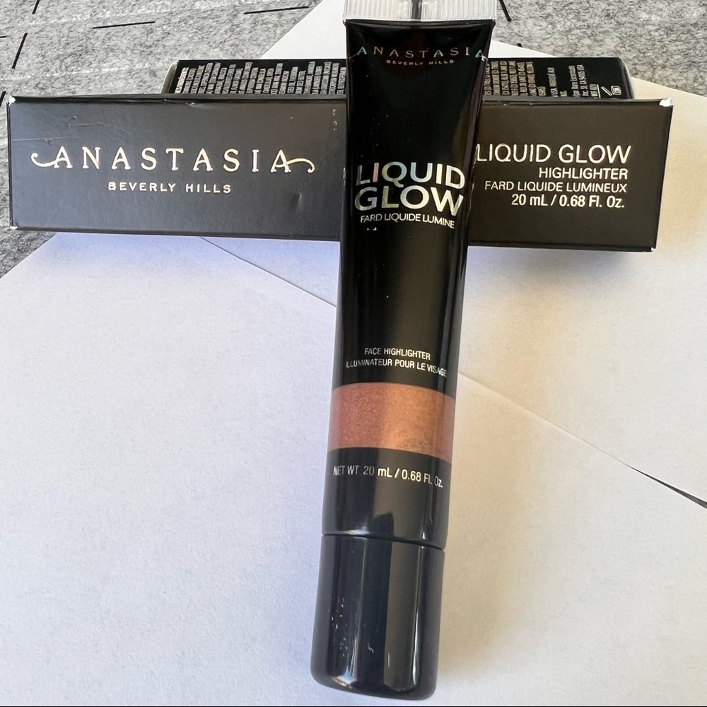 Anastasia Beverly Hills Liquid Glow